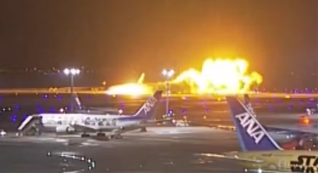 Como tripulação salvou passageiros de avião "bola de fogo"