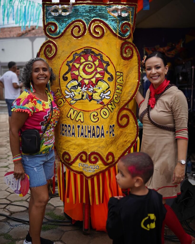 Márcia encerra Carnaval de ST de 'Maria Bonita' e cai na folia