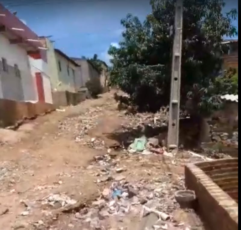 Casas inundadas em ST deixam moradores desesperados