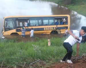 Hospital atualiza estado de vítimas de capotamento de ônibus em ST 1 Hospital atualiza estado de vítimas de capotamento de ônibus em ST