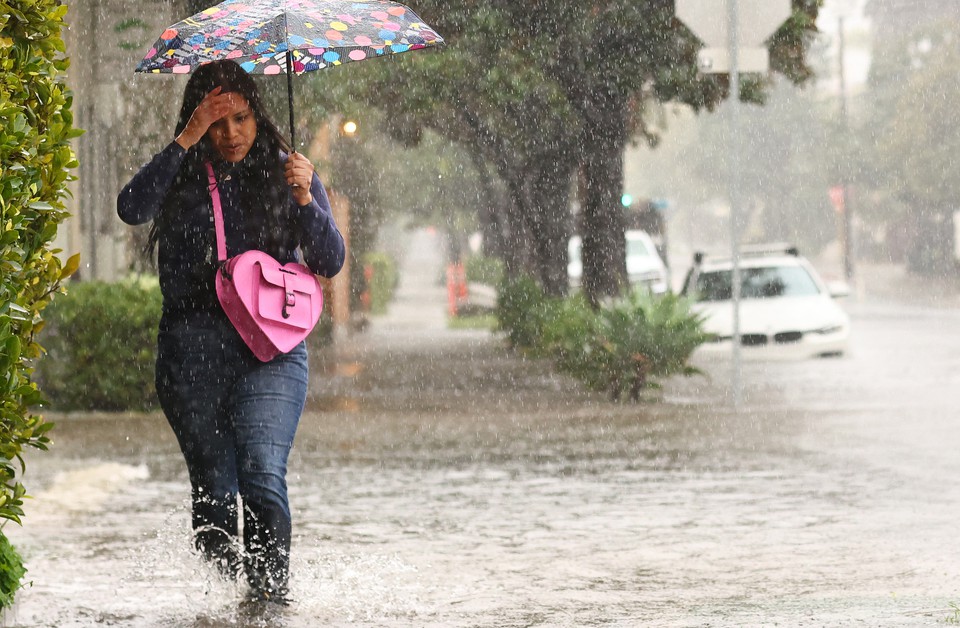 Califórnia sofre com tempestade que deixou mortos e 830 mil sem energia 1 Califórnia sofre com tempestade que deixou mortos e 830 mil sem energia