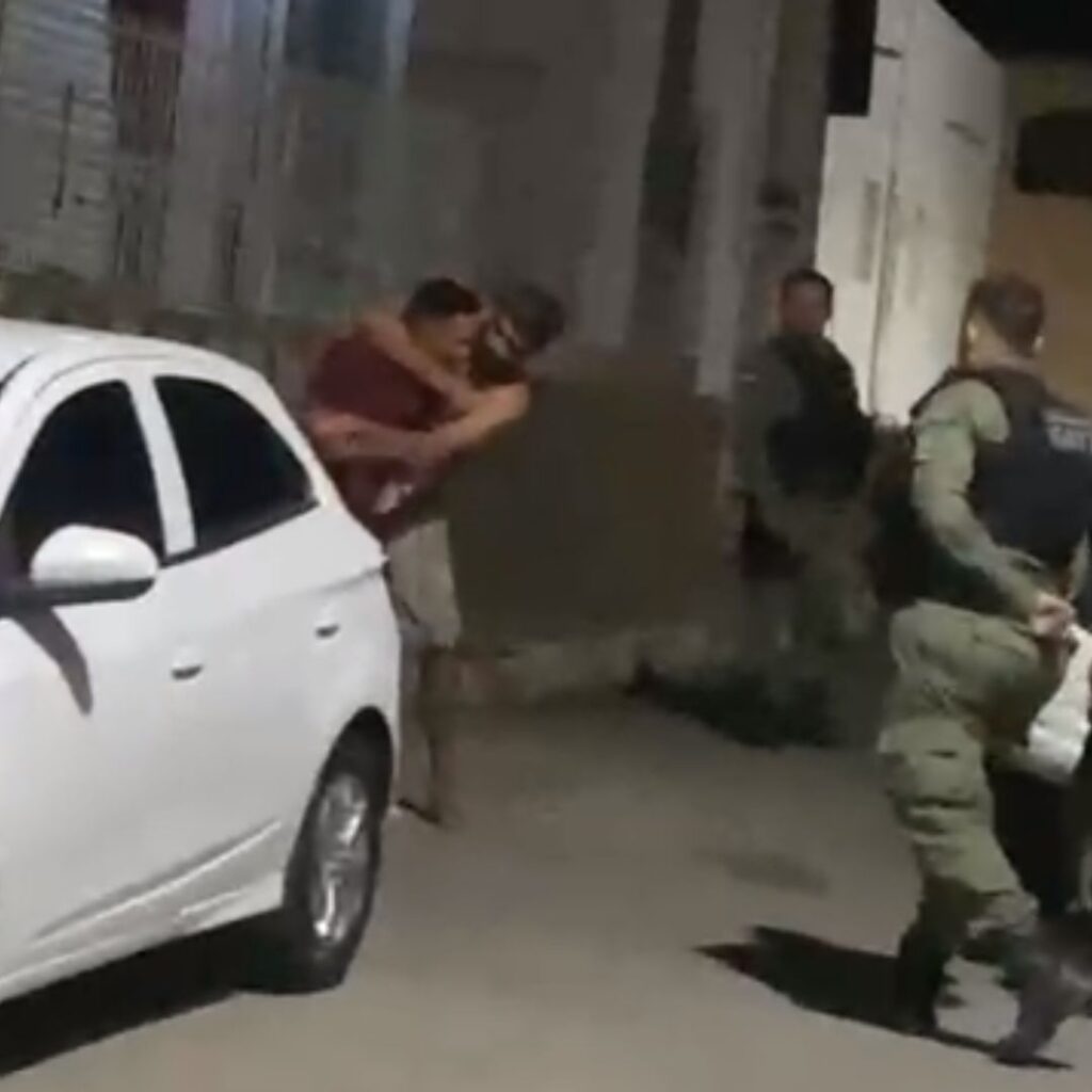 Briga por capacete quase termina em morte em bairro de Serra Talhada 1 Briga por capacete quase termina em morte em bairro de Serra Talhada