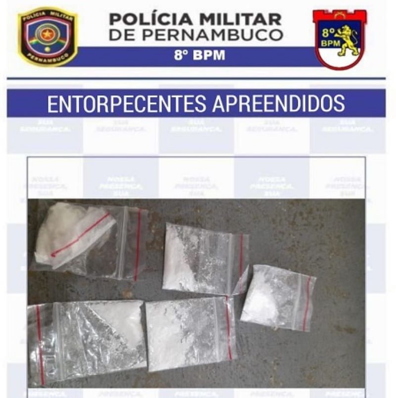 Homem é detido com cinco papelotes de cocaína