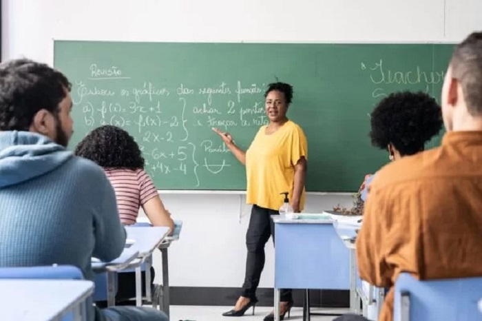 Nove milhões de jovens não terminaram o ensino médio