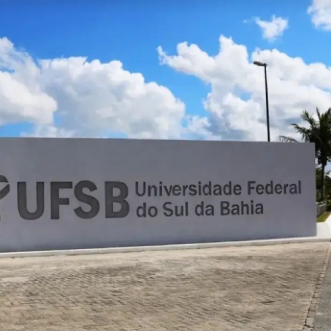 Homem é preso ao se passar por professor em universidade na Bahia