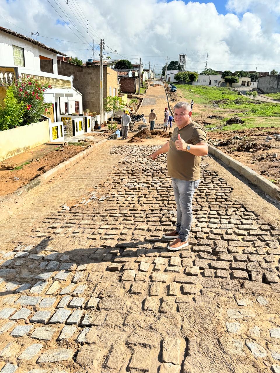 Prefeitura avança no calçamento de ruas