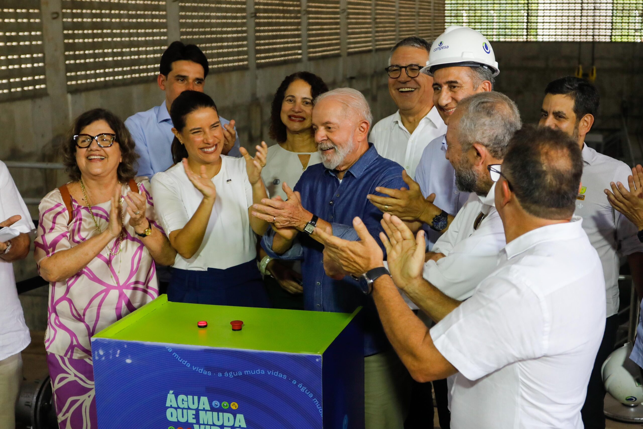 Ao lado de Lula, Márcia participa de inauguração em Arcoverde