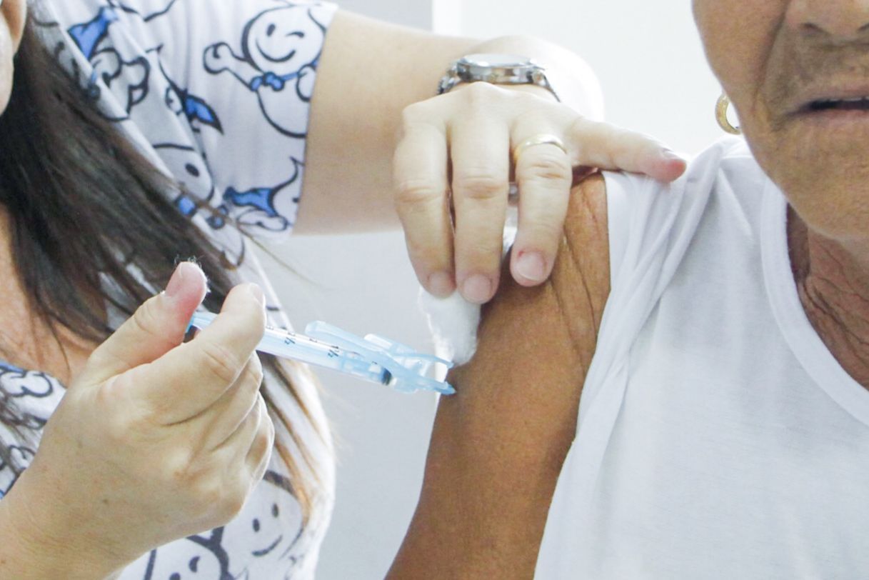 Prefeitura leva vacinação para o Shopping ST