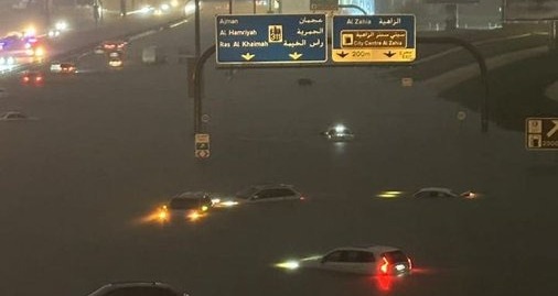 Chuvas torrenciais provocam caos e inundações em Dubai - Foto: Reprodução/X