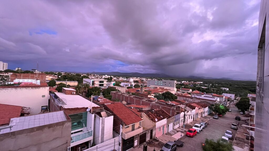 Inmet alerta para chuvas intensas nesta 4ª no Sertão; Serra Talhada na lista