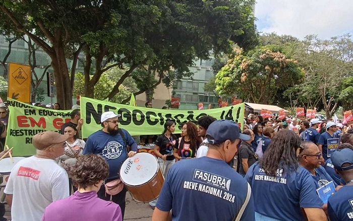Servidores cobram do governo reajuste imediato em benefícios 1 Servidores cobram do governo reajuste imediato em benefícios