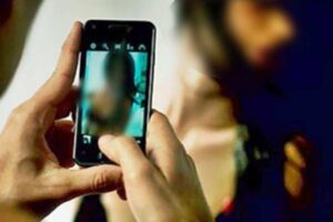 Suspeito cobra R$ 5 mil a mulher de ST após hackear fotos íntimas em celular