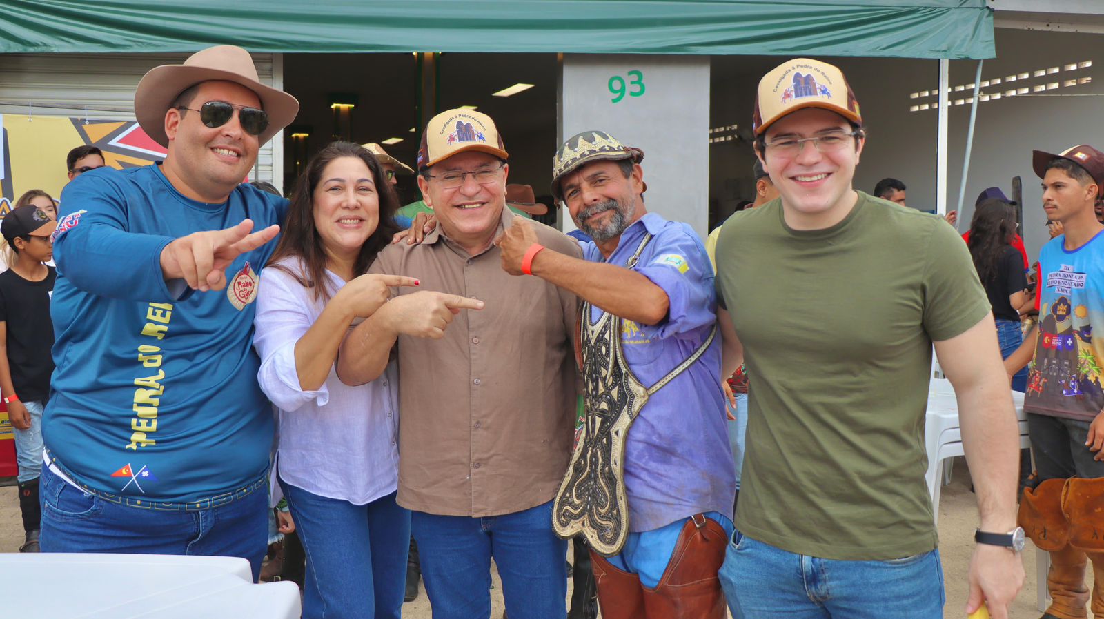 Duque cumpre agenda em cidades sertanejas com aliados