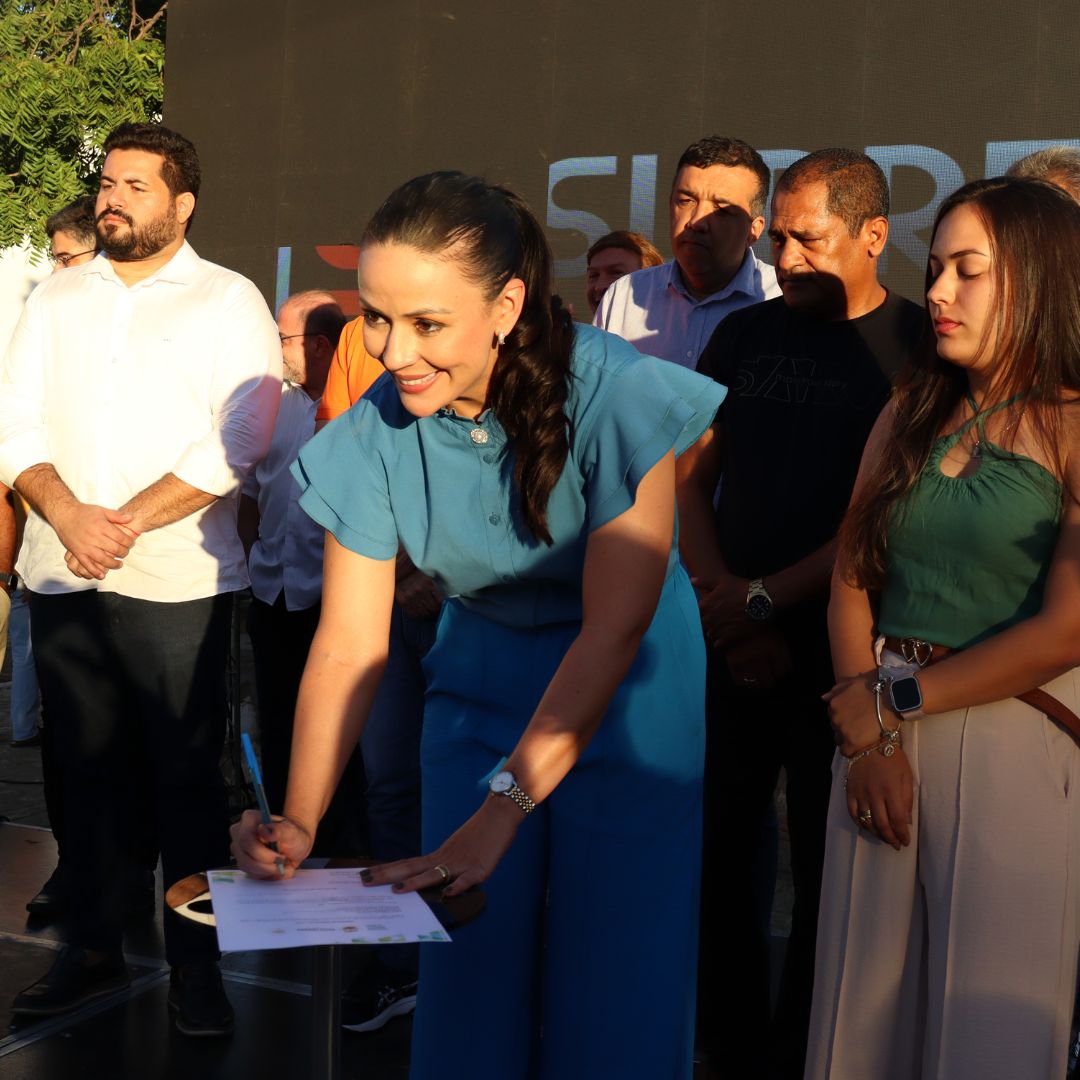 Márcia assina nova ordem de serviço: 'Ninguém teve coragem de enfrentar'