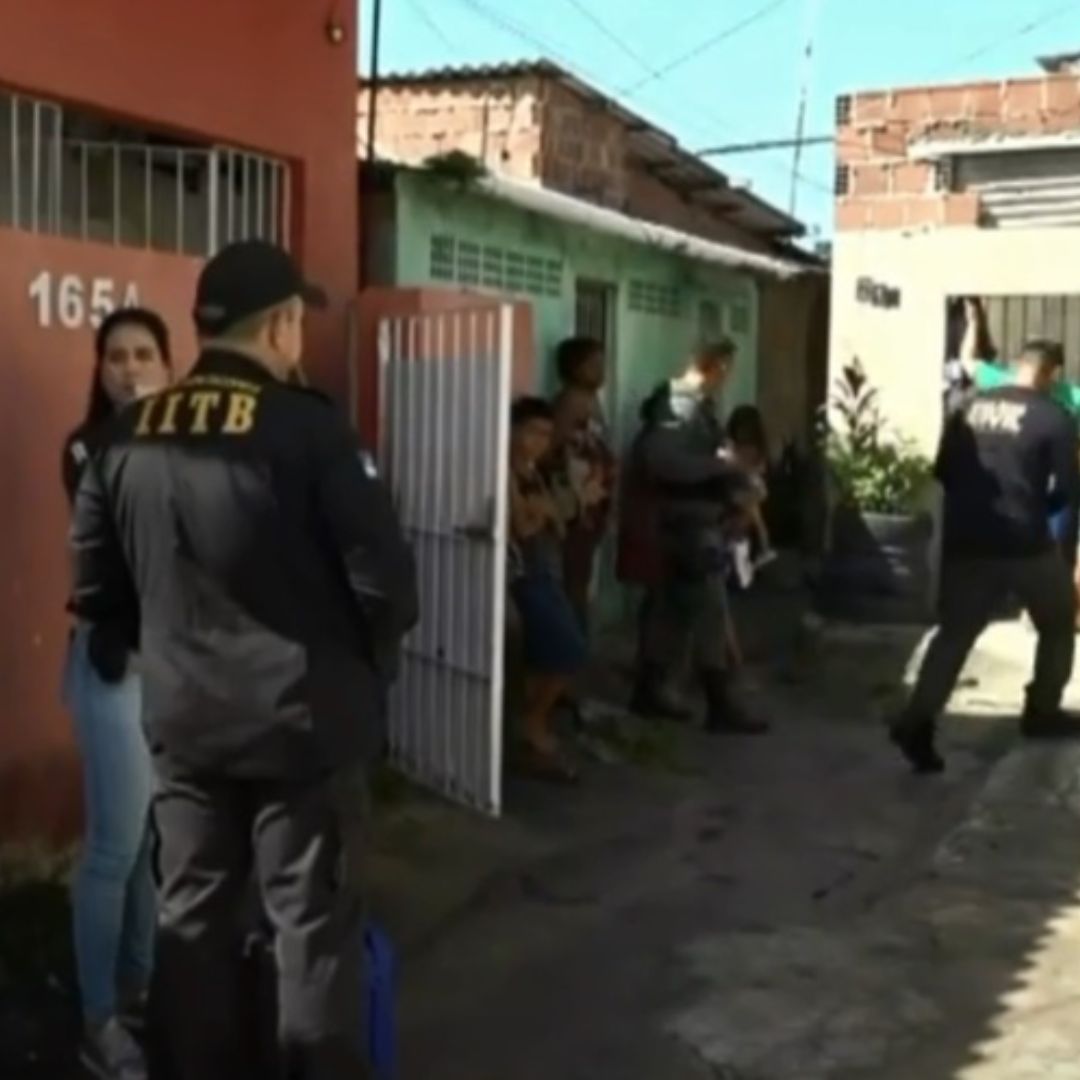 Mãe é presa por matar bebê e esconder no freezer