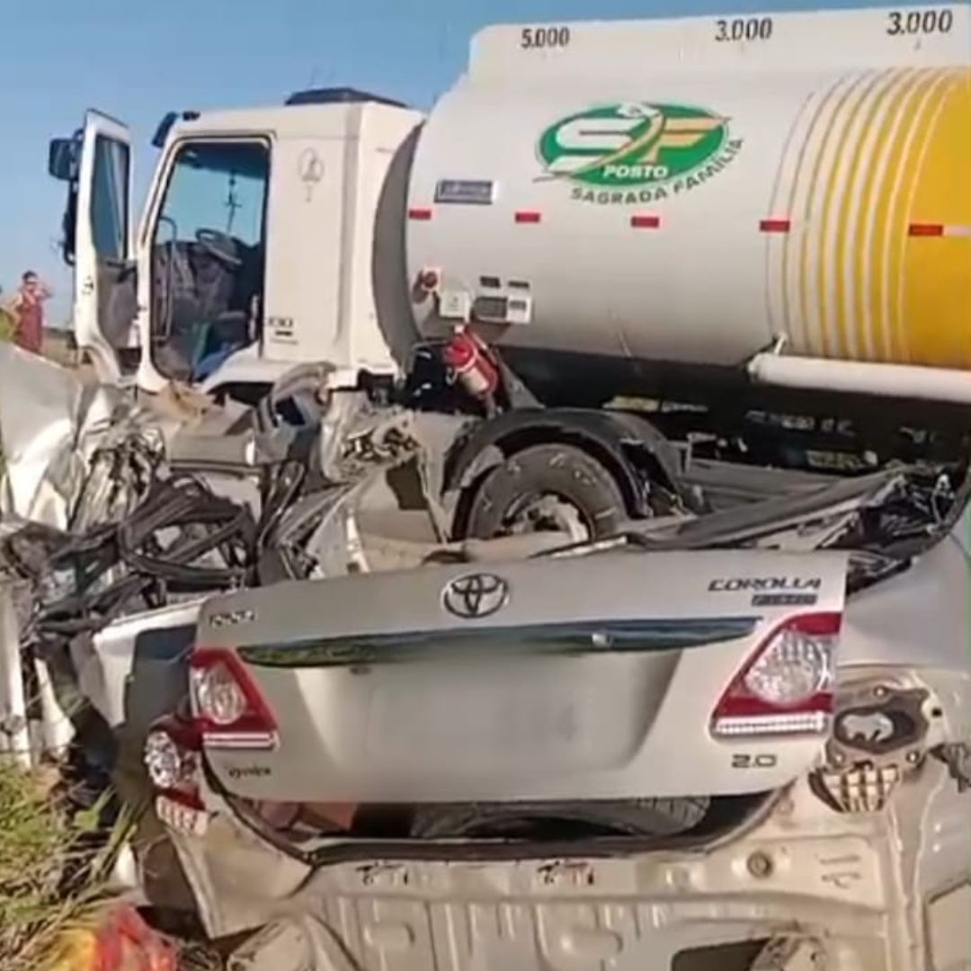 Acidente entre carro e caminhão de combustíveis de ST mata condutor na BR-232 1 acidente na BR-232