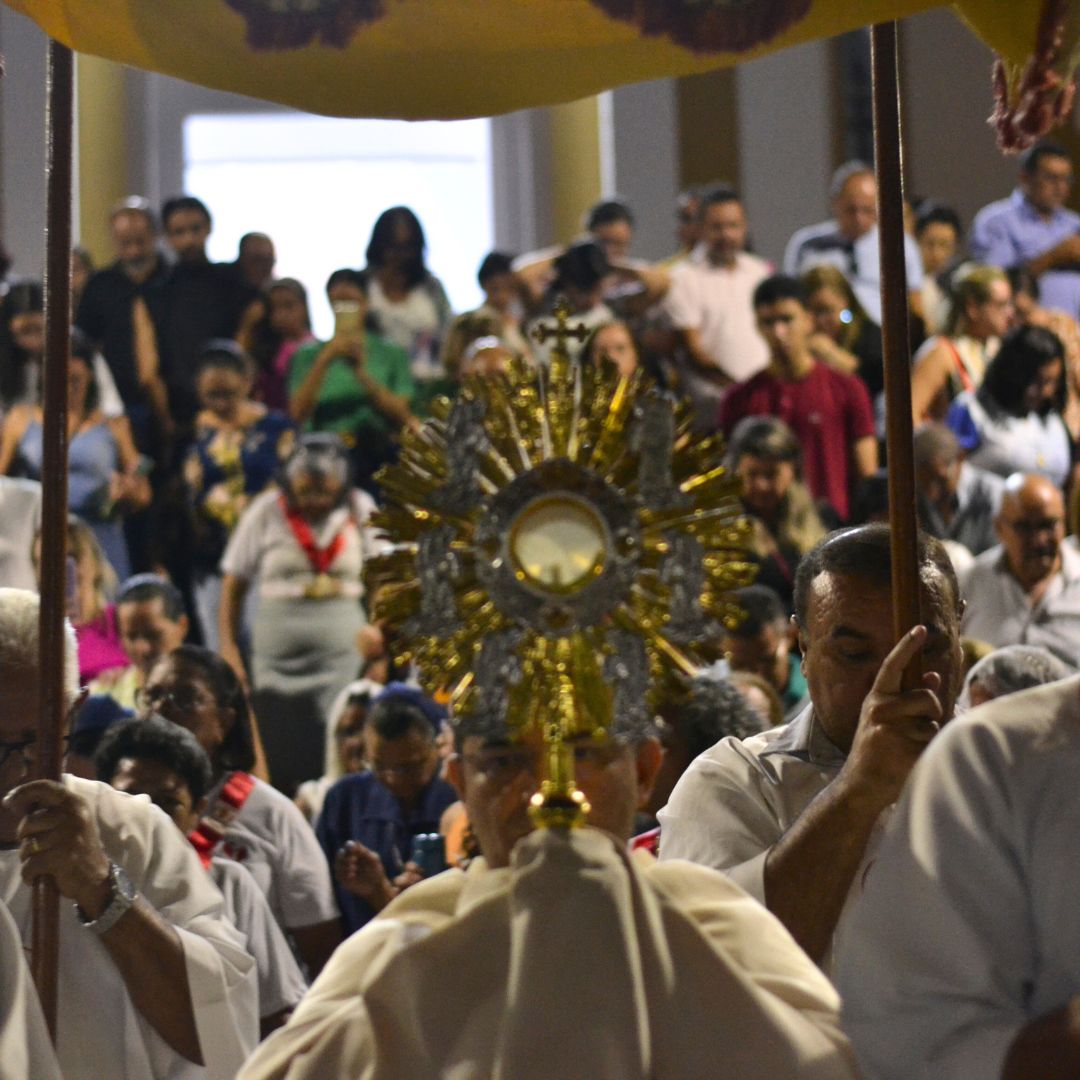 Fé nas ruas de Serra Talhada marcou o dia de Corpus Christi