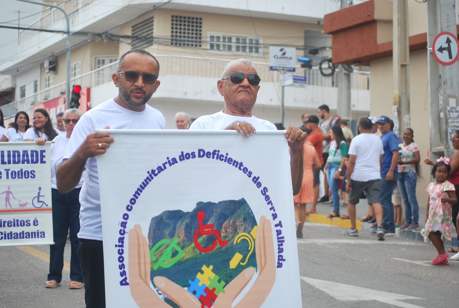 Desfile de aniversário traz história e cultura de Serra Talhada