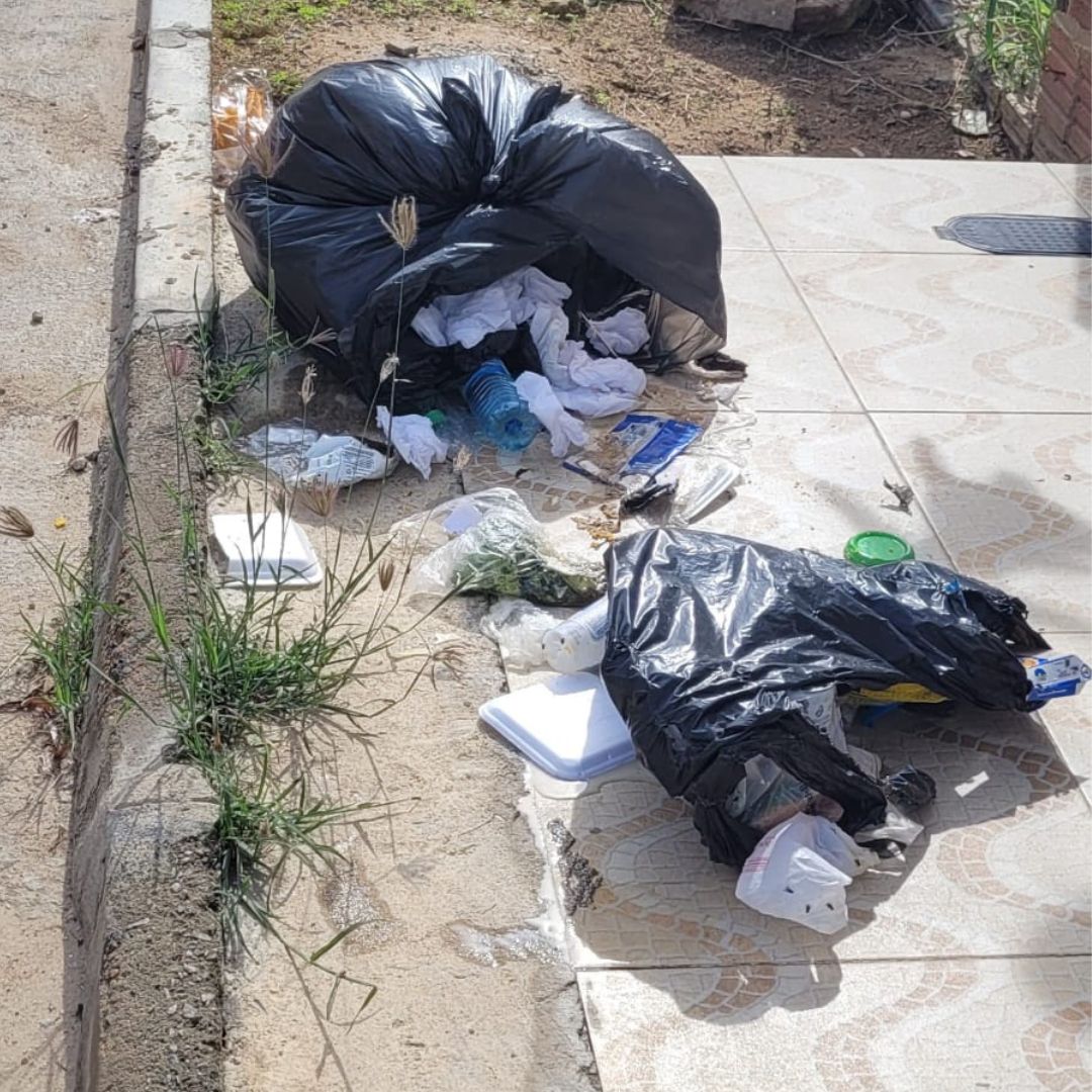 Moradores do Ipsep reclamam a falta de coleta de lixo em ST