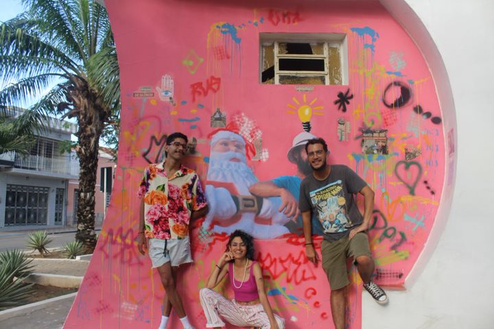 Artistas de ST colorem Concha Acústica com mural