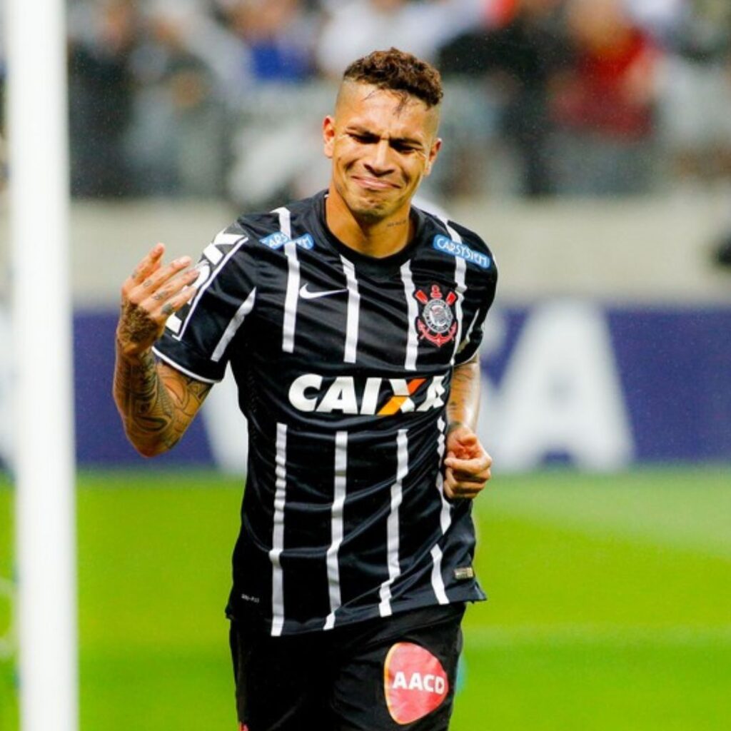 Paolo Guerrero, ex-Corinthians, teve FGTS sacados de forma fraudulenta, aponta operação da PF 1 Operação da PF investiga fraude de saques de FGTS de jogadores de futebol profissionais - Paolo Guerrero