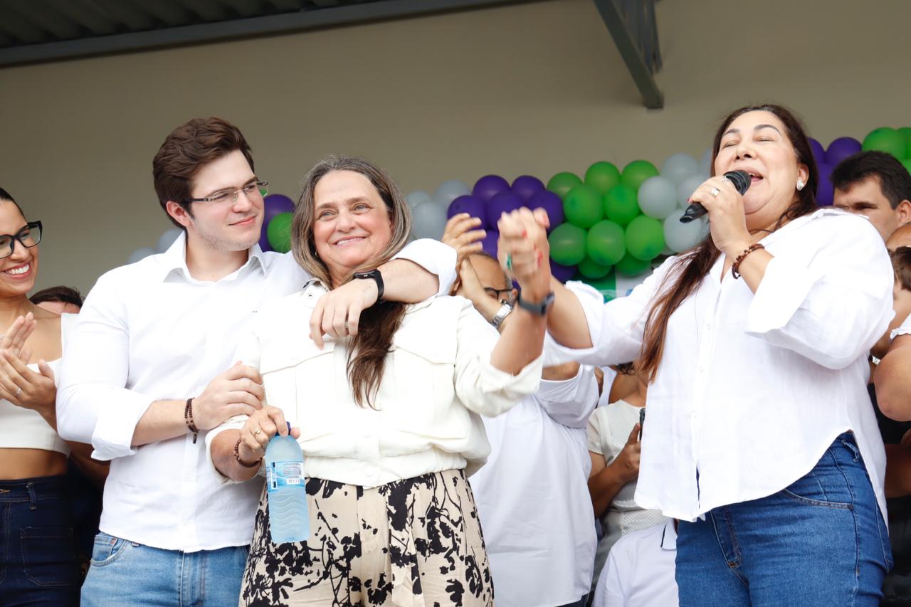 Jingle de Miguel exalta pai e avô e provoca lágrimas na família