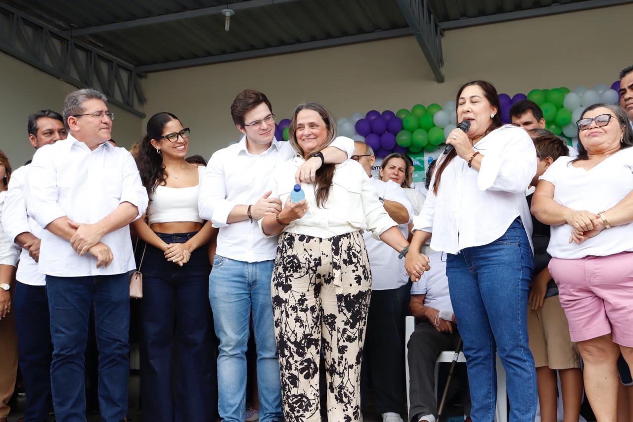Jingle de Miguel exalta pai e avô e provoca lágrimas na família
