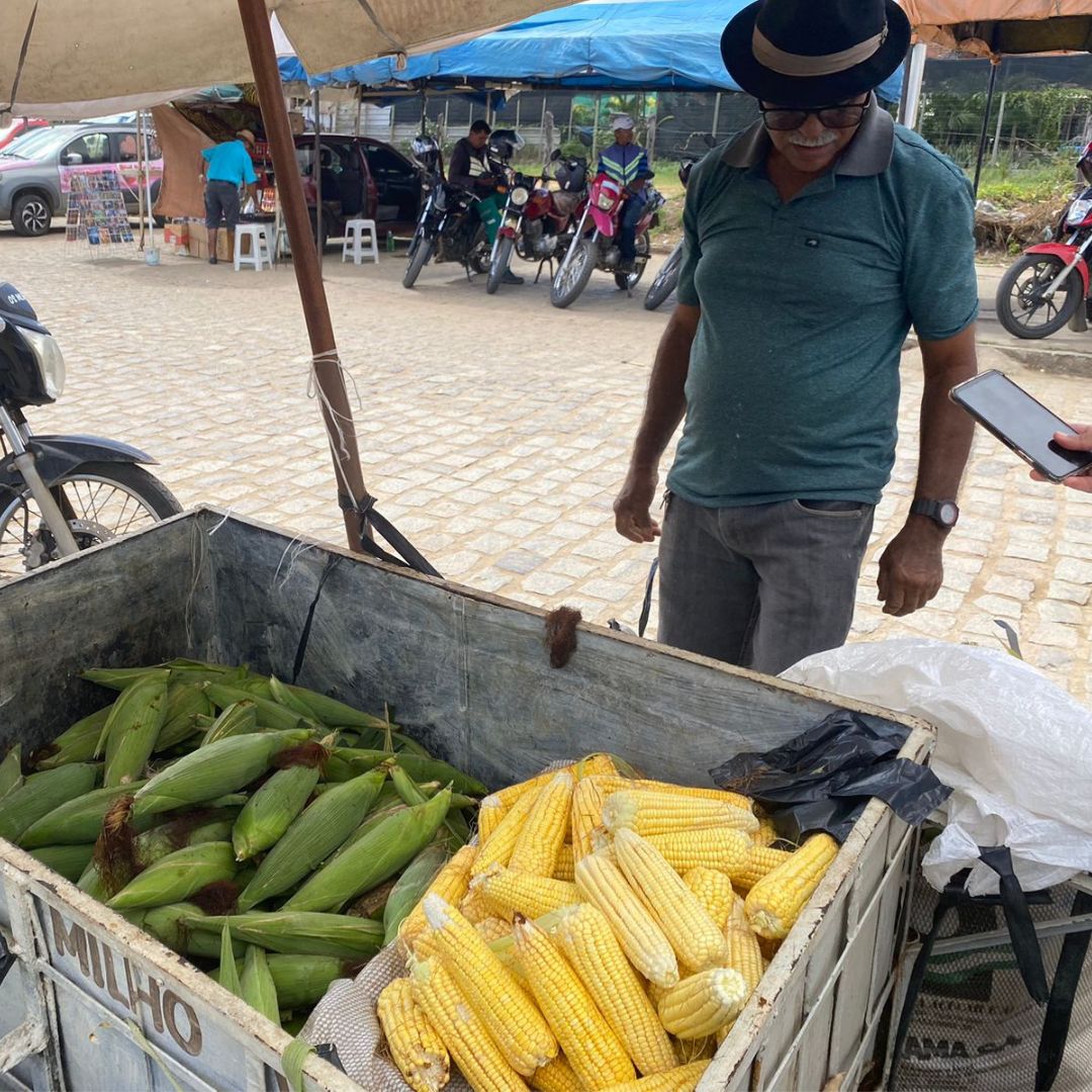 Comerciantes de ST oram a São João para boas vendas de milho