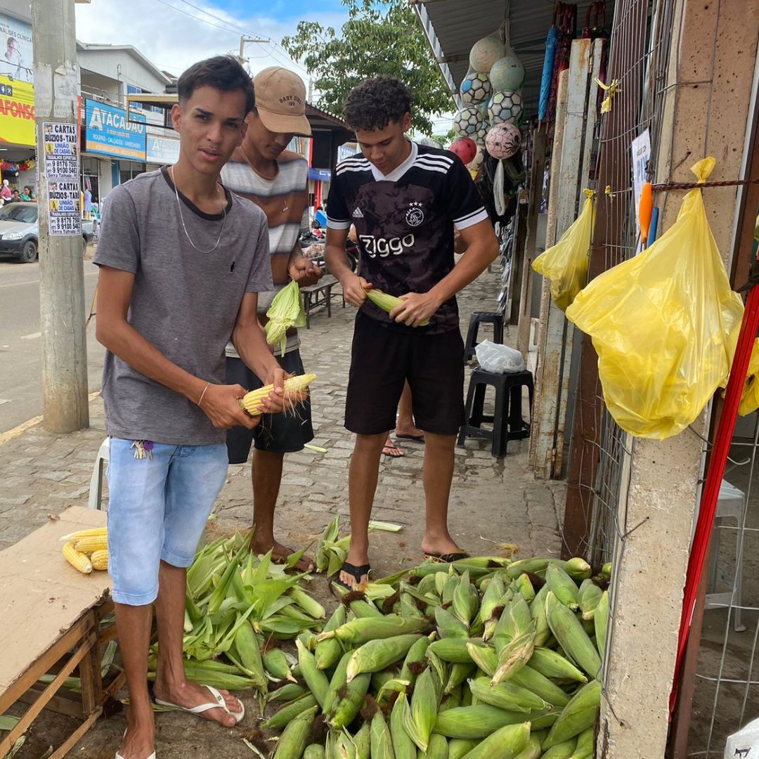 Comerciantes de ST oram a São João para boas vendas de milho