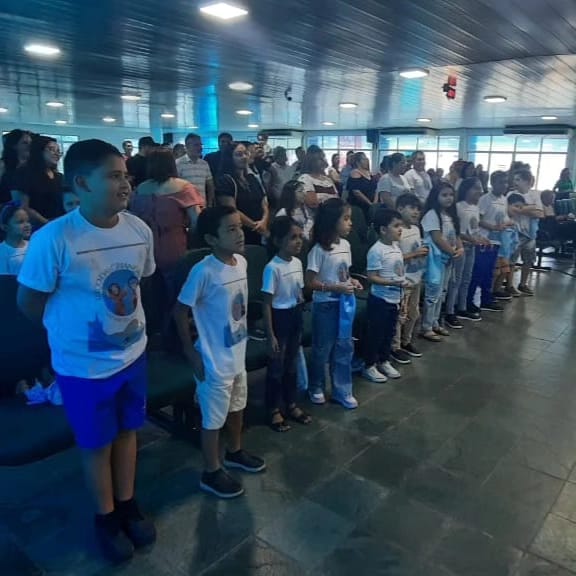 Terço das Crianças reúne mais de 100 fiéis de ST
