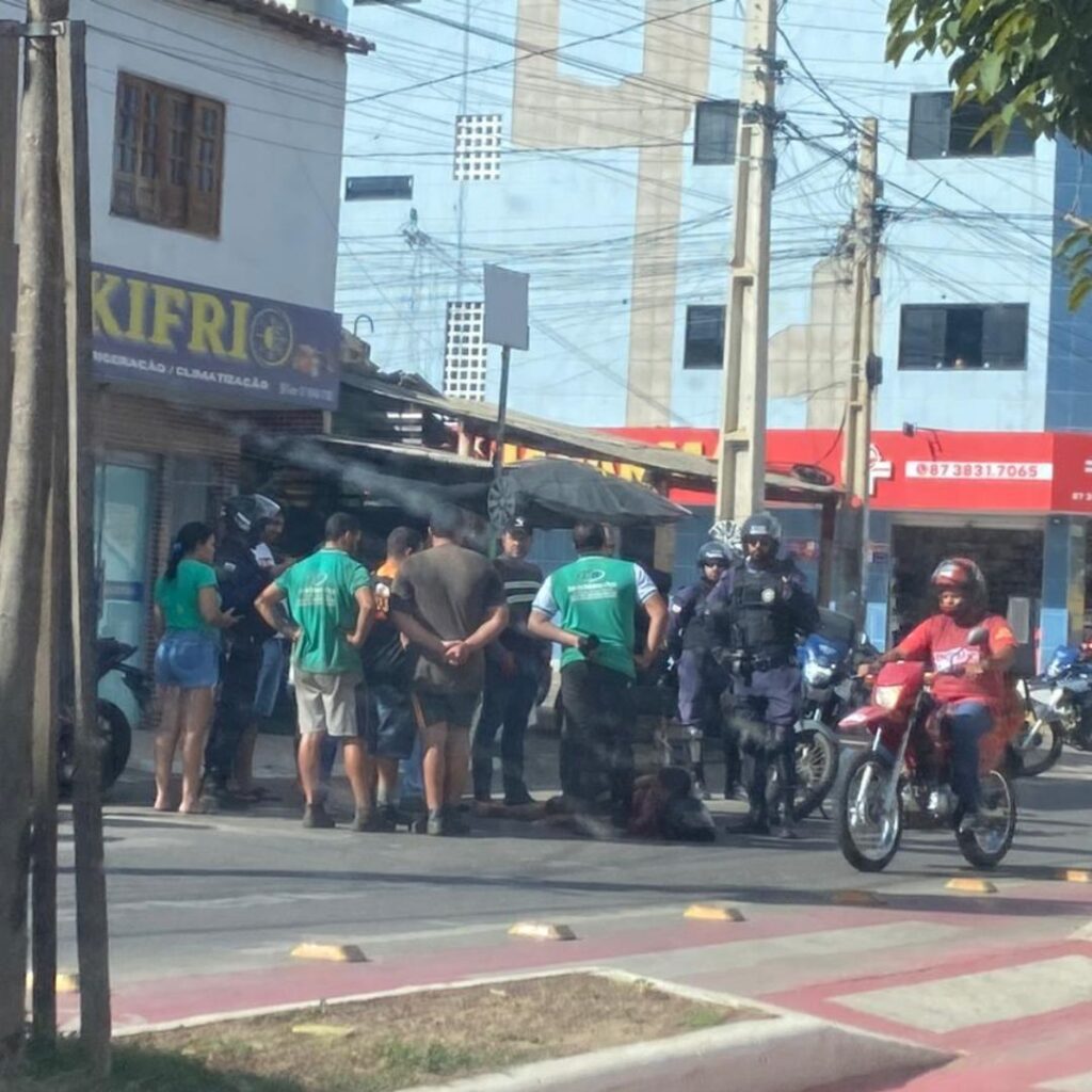 Homem sofre acidente ao tentar desviar de cão em Serra Talhada