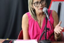 Presidente do Sintest - Veraluza Nogueira