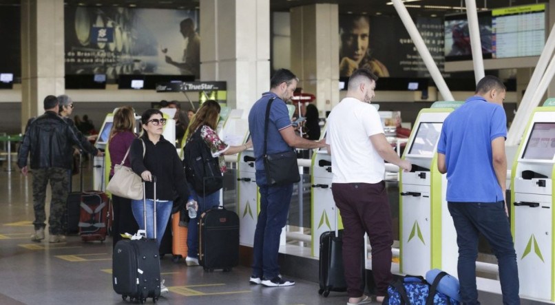 Estudantes do Prouni e, talvez, do Pronatec, ficarão para a segunda etapa do Voa Brasil - Antônio Cruz / Agência Brasil
