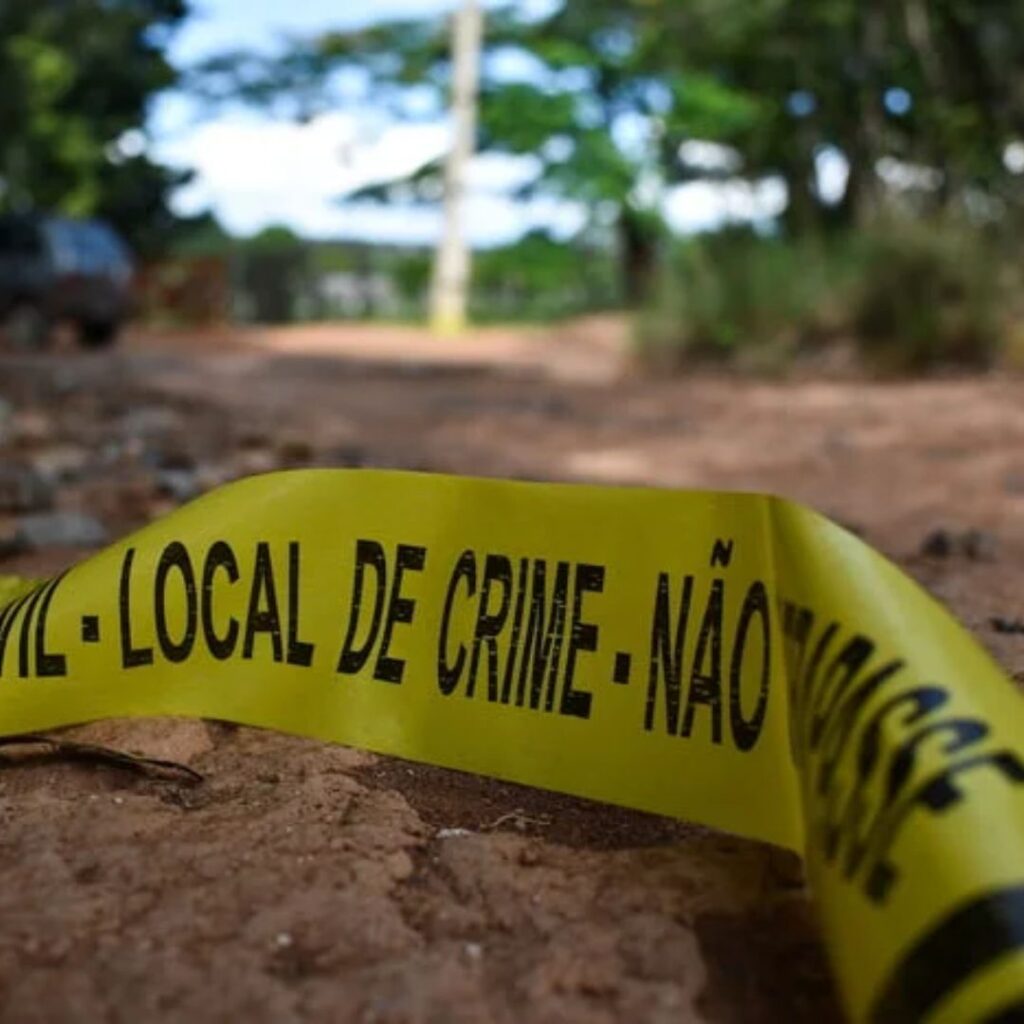 Ataque a tiros em loja deixa um morto e dois feridos 1 Atentado dentro de loja deixa um morto e dois feridos