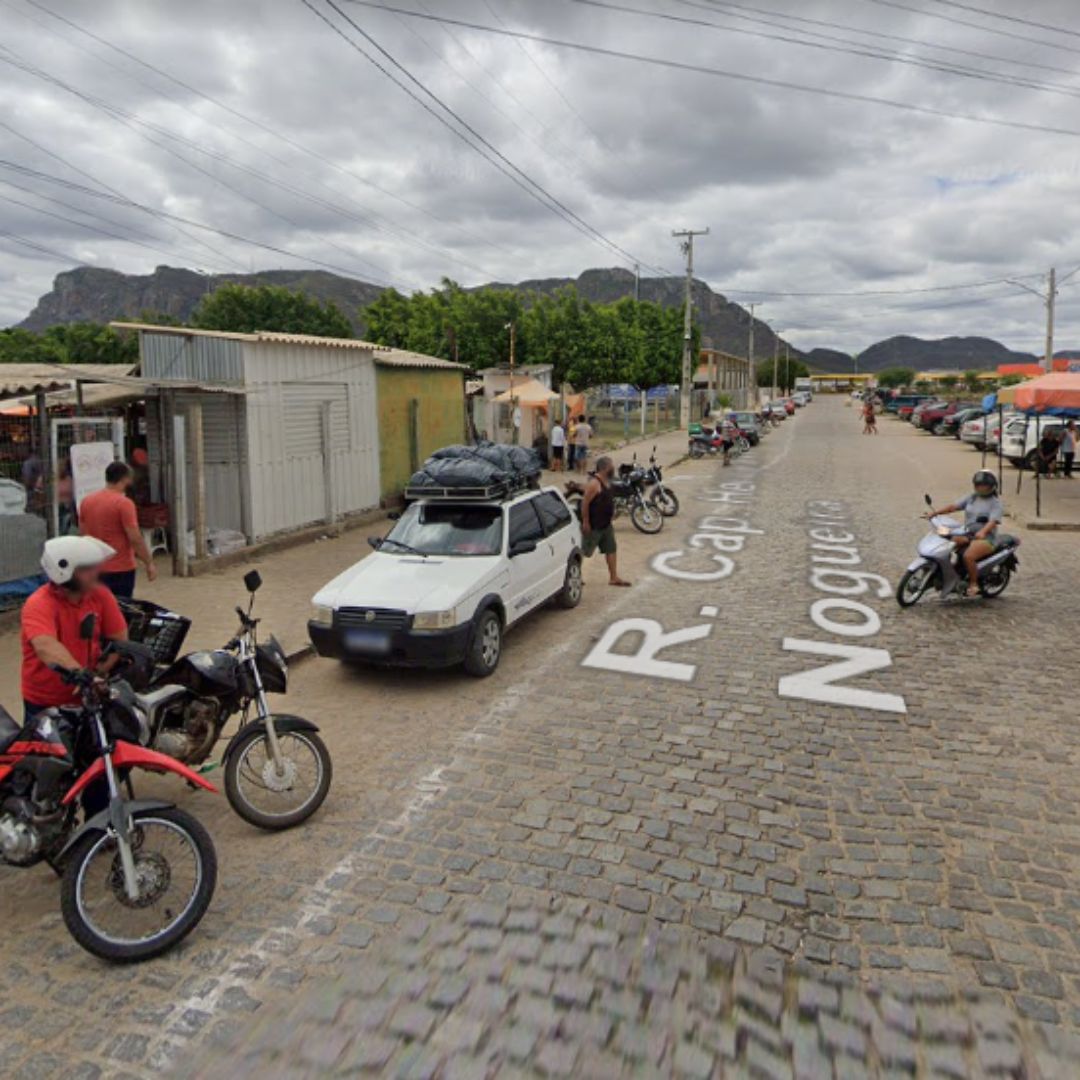 Carro é arrombado e furtado no Pátio da Feira de ST 1 Pátio da Feira - Foto: Reprodução / Google Street