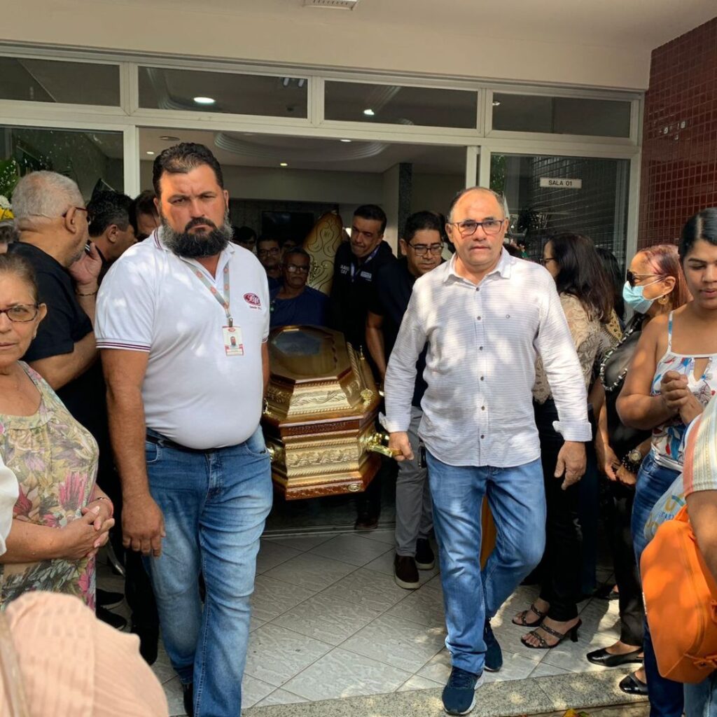 ST se despede do Dr. Marzin com desfile de carros antigos 1 ST se despede do Dr. Marzim com desfile de carros antigos