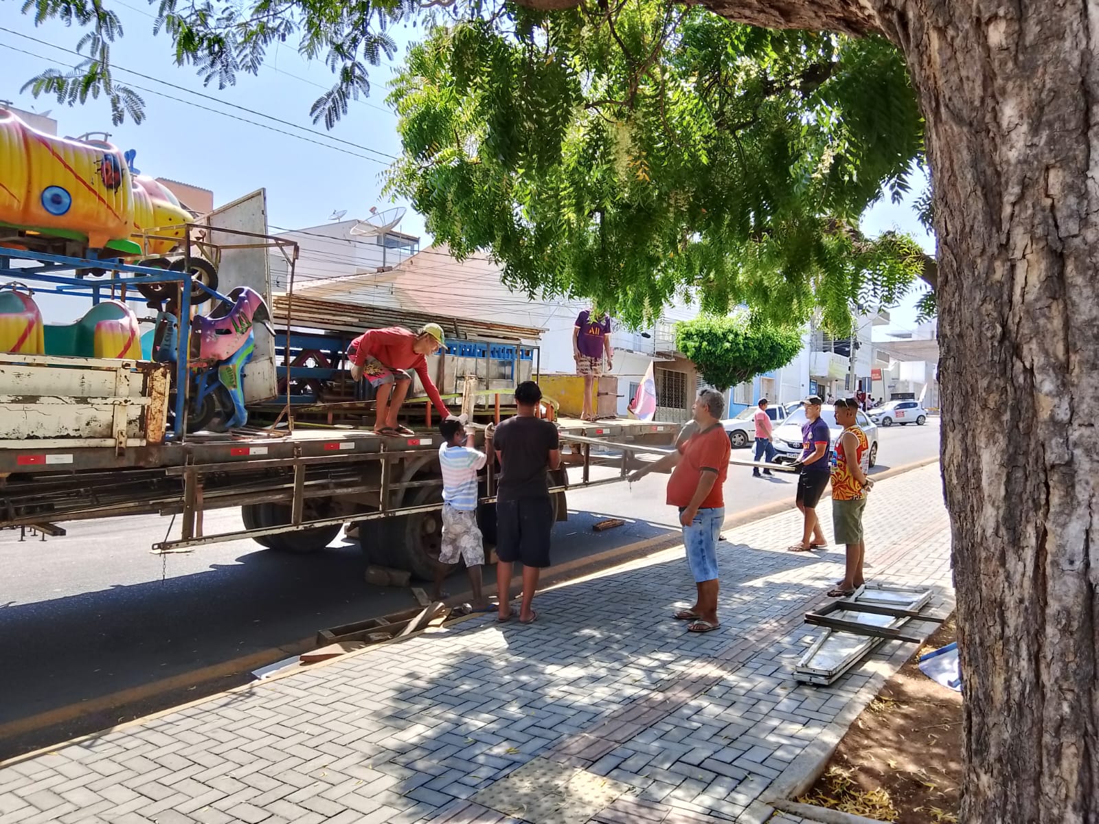 Festa de Nossa Senhora da Penha começa a ganhar vida na praça