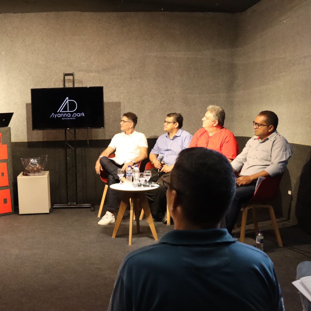 Candidatos a vice se respeitam, mas não faltaram 'alfinetadas' na sabatina