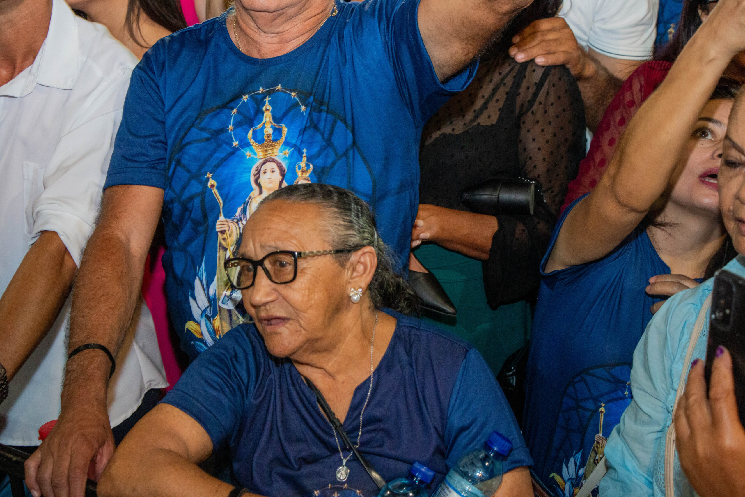 Multidão transforma trajeto num 'mar azul' em ST