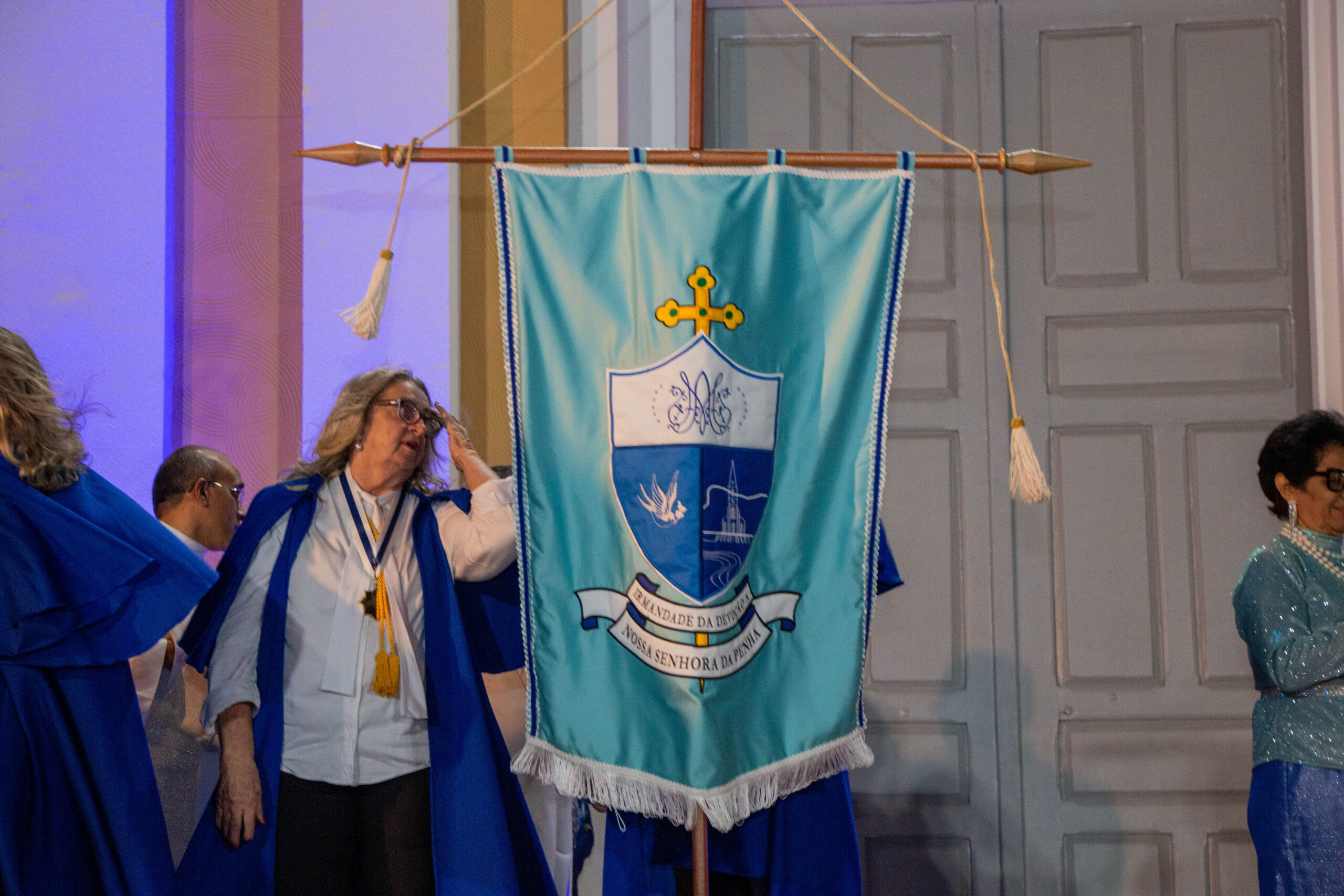 Multidão transforma trajeto num 'mar azul' em ST