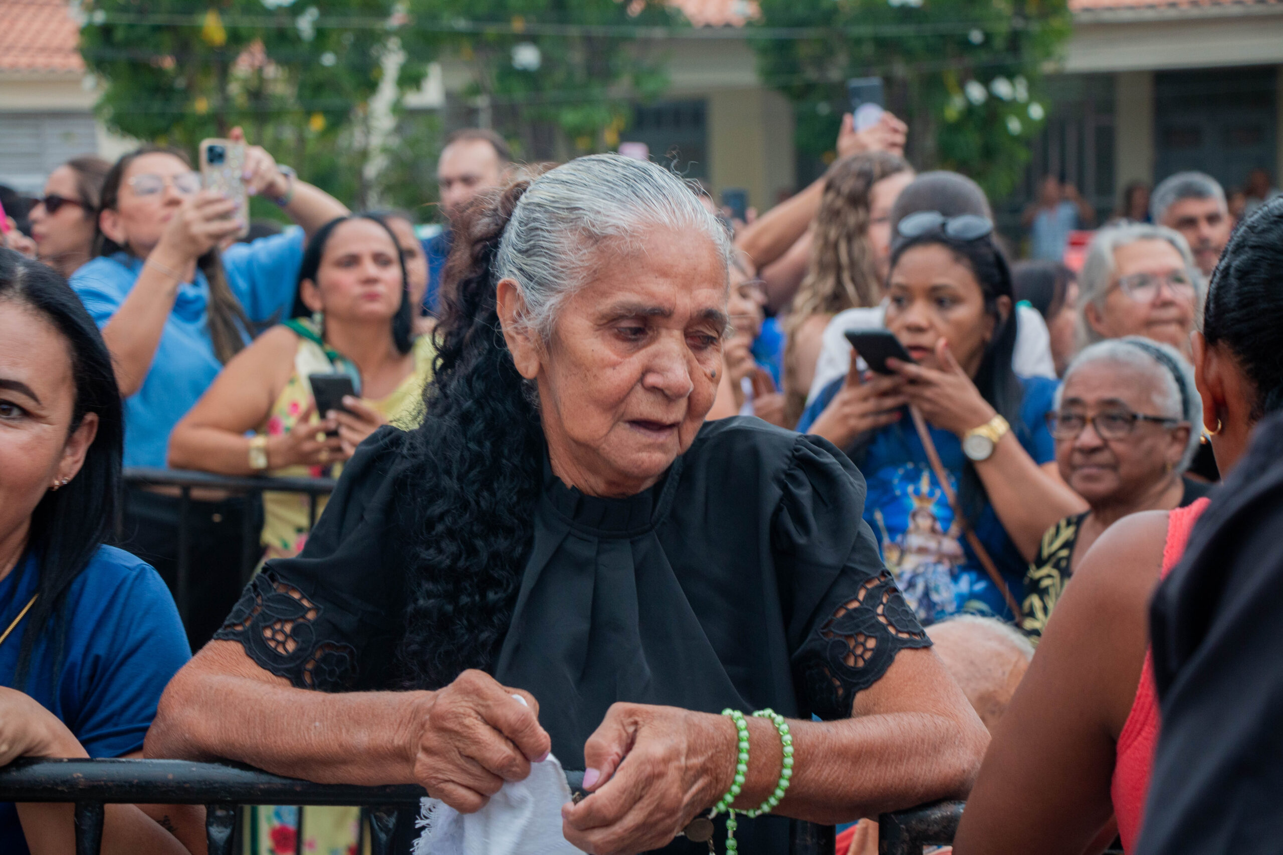 Multidão transforma trajeto num 'mar azul' em ST