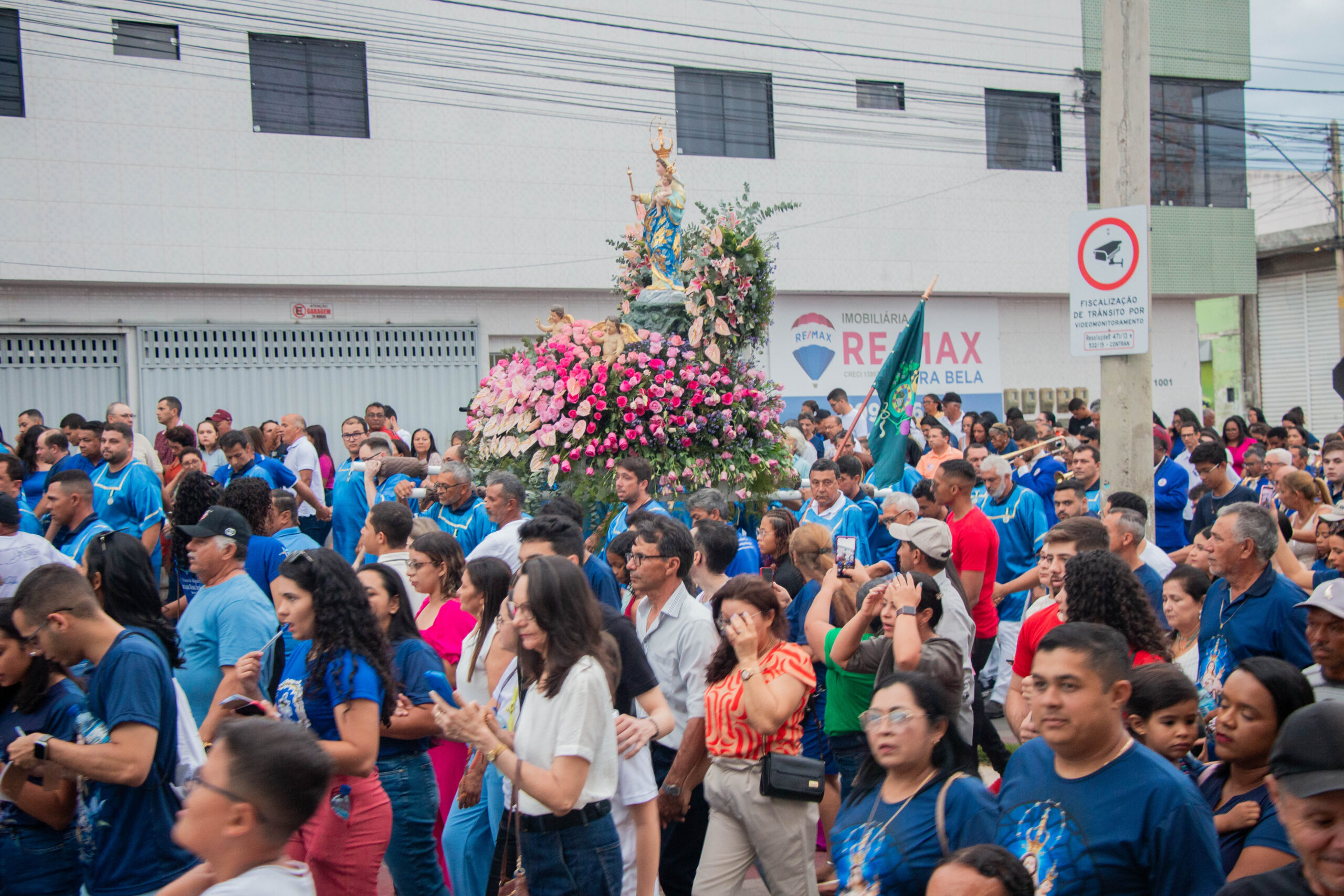 Decoração do andor é uma mística na Festa da Penha em Serra Talhada