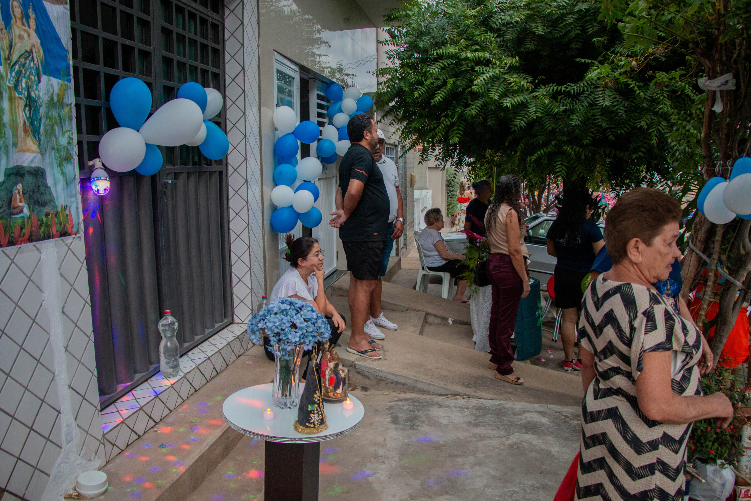 Multidão transforma trajeto num 'mar azul' em ST