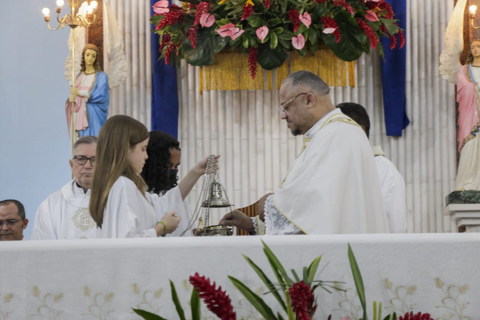 Fé, Concatedral lotada e shows com ícones de ST marcaram a 6ª