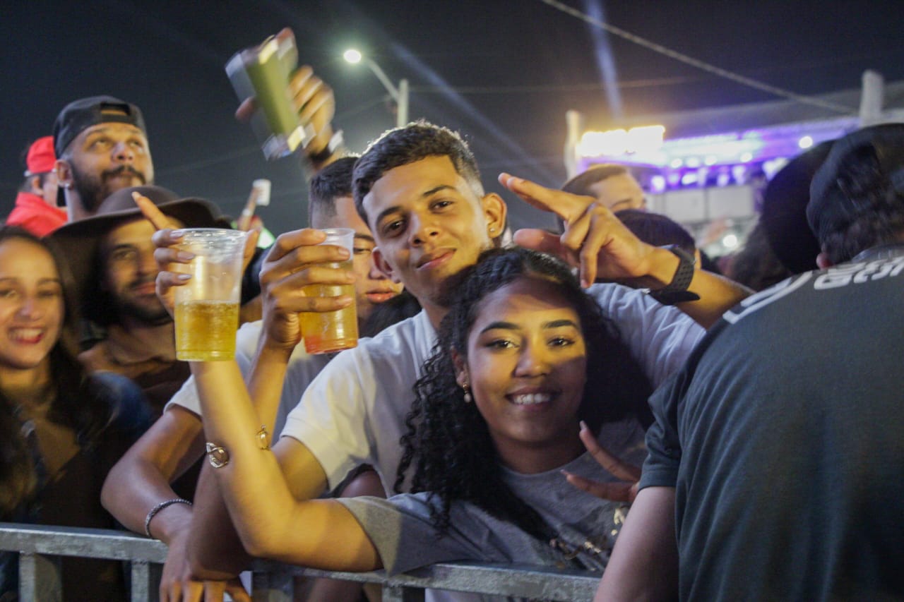 Farol entrevista Raphaela Santos, João Santos e Felipe Amorim em ST