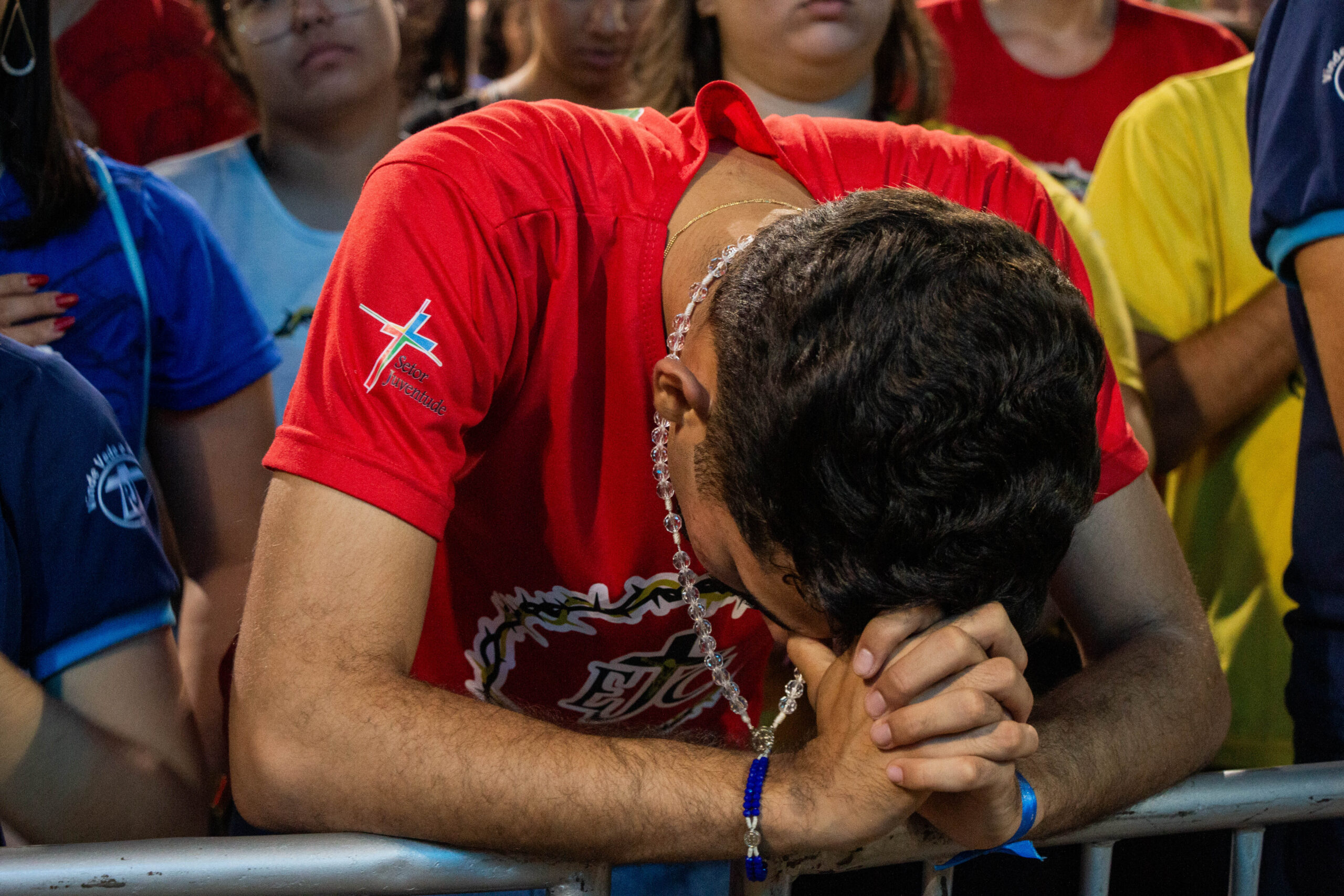 Sanfoneiro cristão faz público se emocionar na Festa da Penha