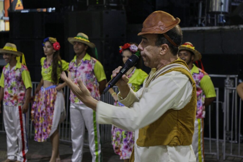 Noite de samba, frevo e pagode agita ST na Festa da Penha