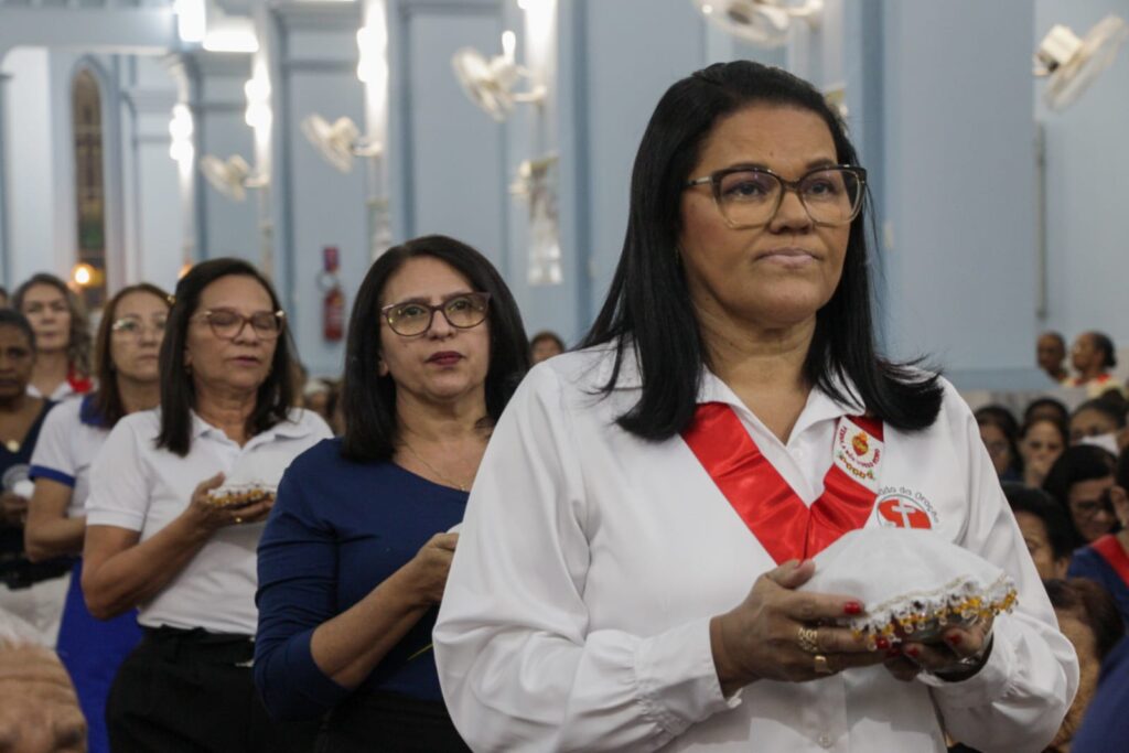 Noite de samba, frevo e pagode agita ST na Festa da Penha