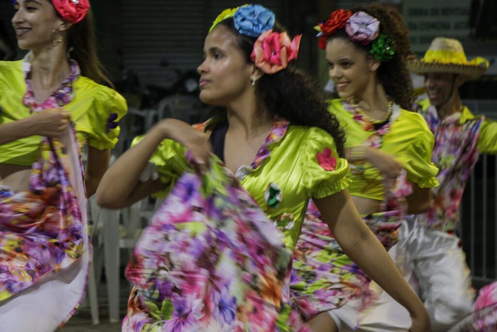 Noite de samba, frevo e pagode agita ST na Festa da Penha