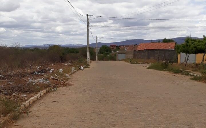 Moradores do Vila Bela denunciam lixo nas ruas de ST